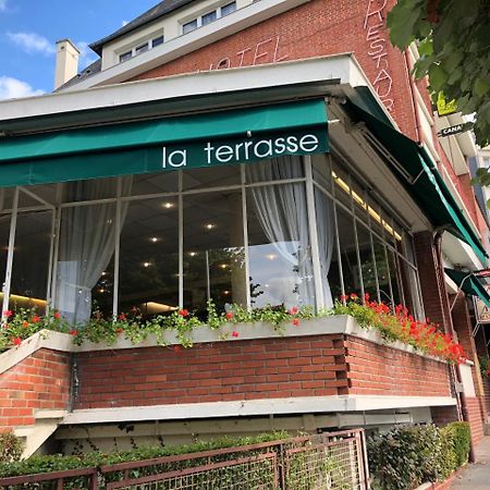 Logis Terrasse Hotel Lisieux Exterior foto