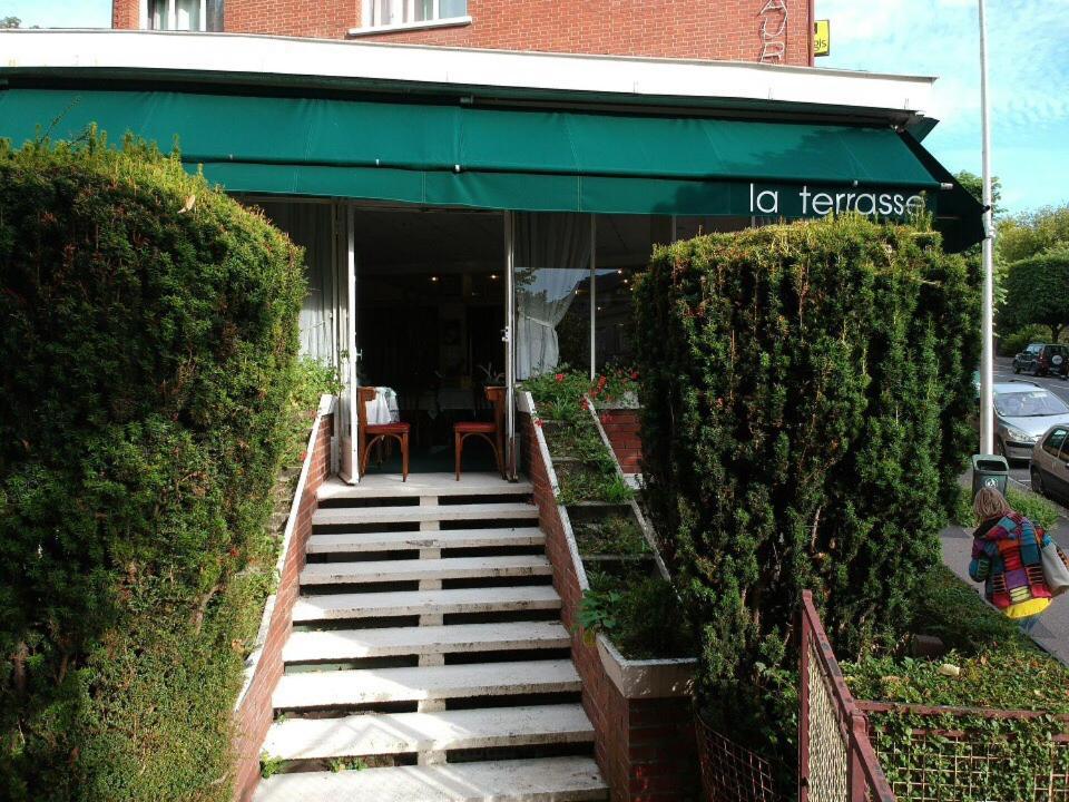 Logis Terrasse Hotel Lisieux Exterior foto